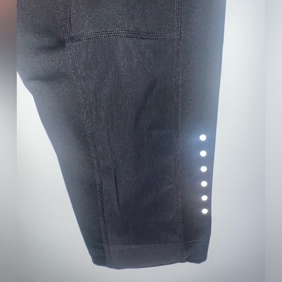 Nike Dri-Fit Crop Leggings - Picture 3 of 4